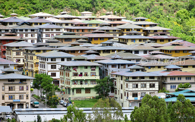 Wangdue Phodrang -统一市中心(Bajothang)有四层楼高的建筑，不丹